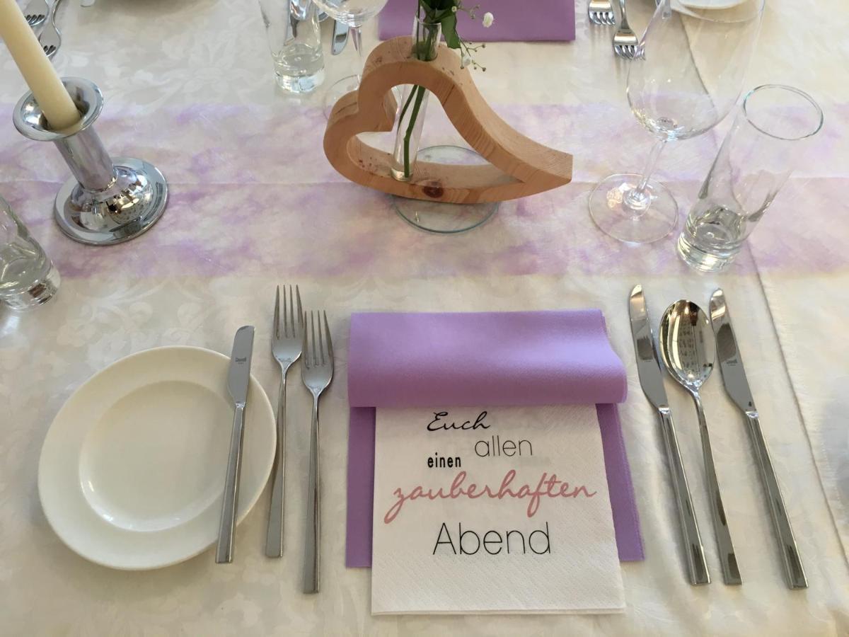 Restaurant - Cafe - Pension Hassler بيرغ ام دراوتال المظهر الخارجي الصورة