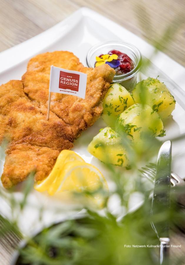 Restaurant - Cafe - Pension Hassler بيرغ ام دراوتال المظهر الخارجي الصورة